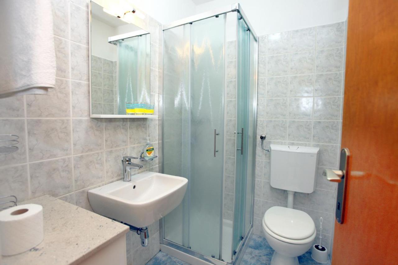 Dino Studio And Room Apartments Portorose Esterno foto