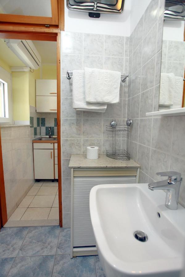 Dino Studio And Room Apartments Portorose Esterno foto
