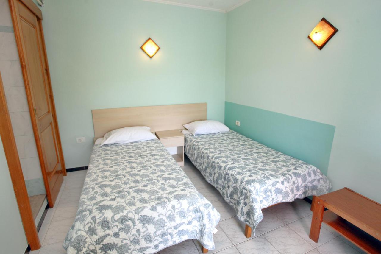 Dino Studio And Room Apartments Portorose Esterno foto