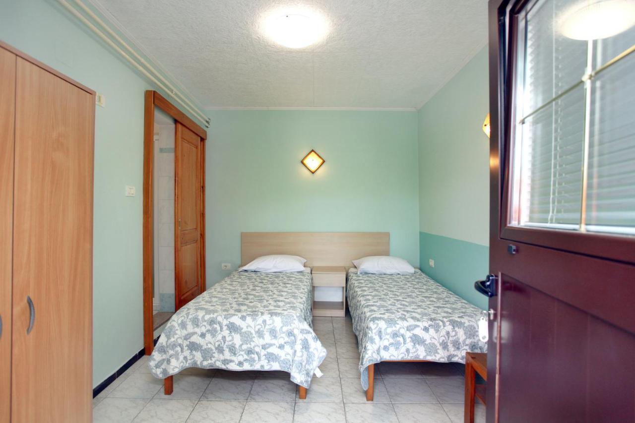 Dino Studio And Room Apartments Portorose Esterno foto