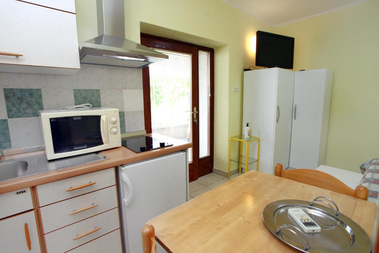 Dino Studio And Room Apartments Portorose Esterno foto