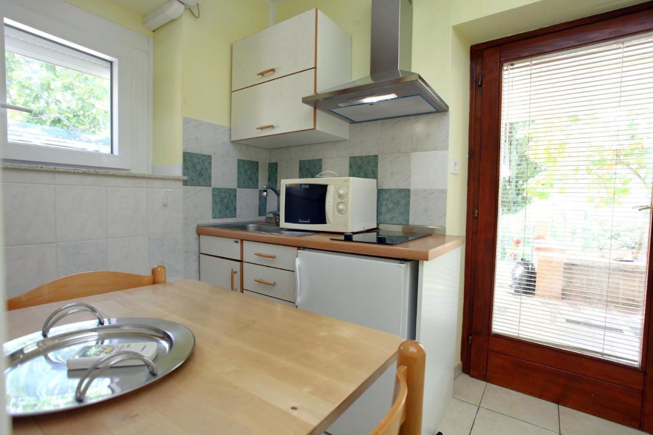 Dino Studio And Room Apartments Portorose Esterno foto